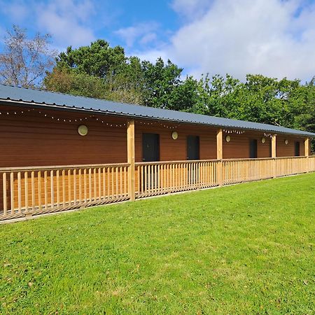 Отель Celtic Minor Stables Суонси Экстерьер фото