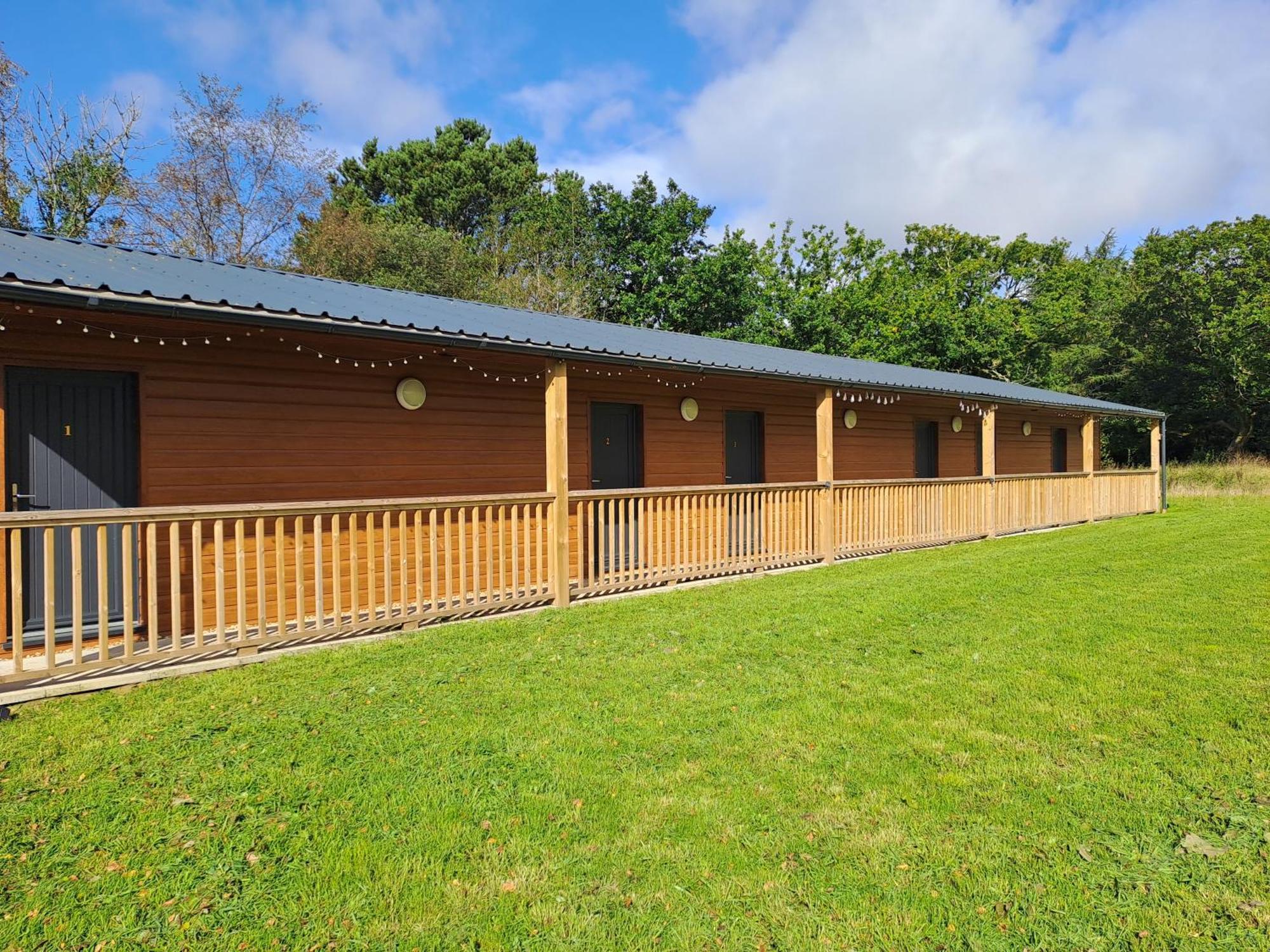 Отель Celtic Minor Stables Суонси Экстерьер фото